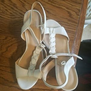 Women's dress shoes